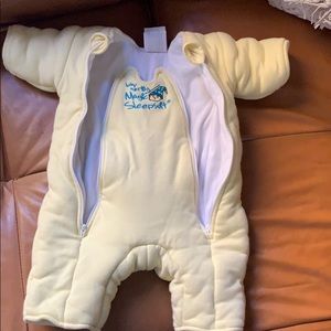 Merlin sleep suit size large yellow unisex